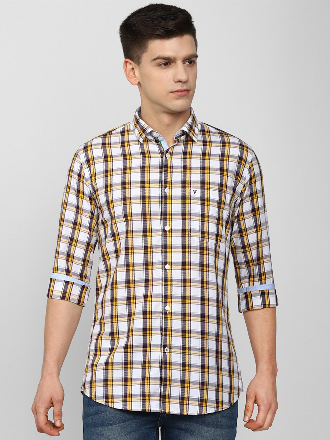 

Van Heusen Sport Men White Slim Fit Tartan Checked Casual Shirt