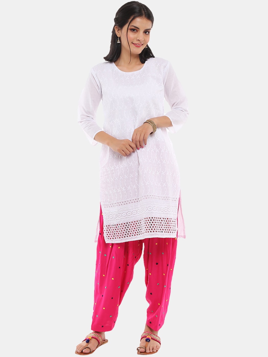 

Desi Mix Women White Cotton Geometric Kurta