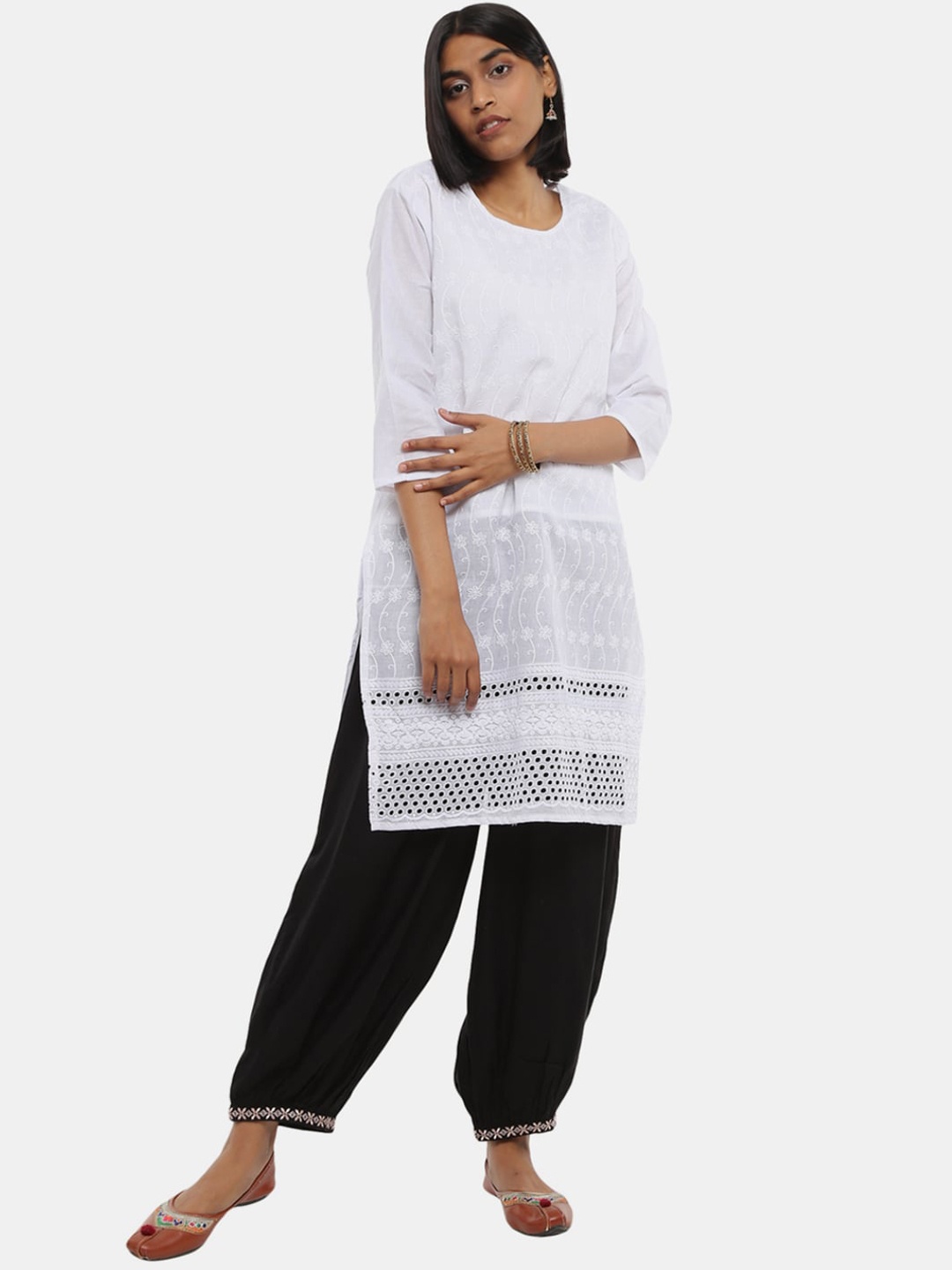 

Desi Mix Women White Ethnic Motifs Printed Kurta