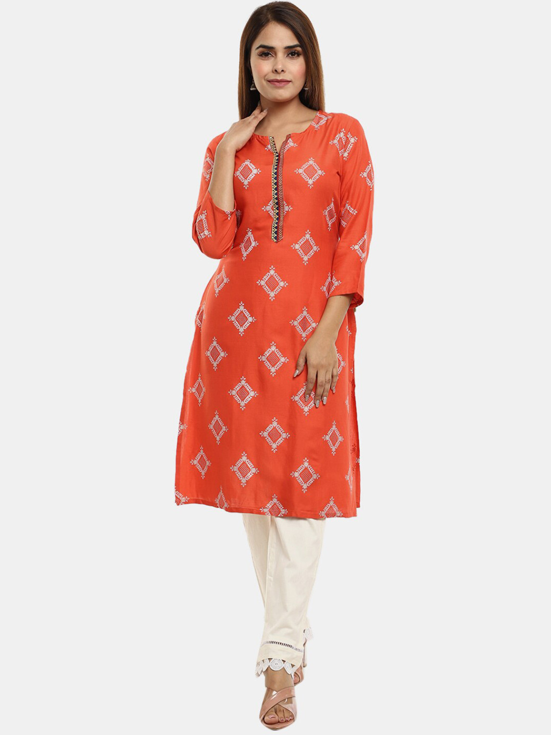 

Desi Mix Women Peach-Coloured Geometric Printed Thread Work Kurta