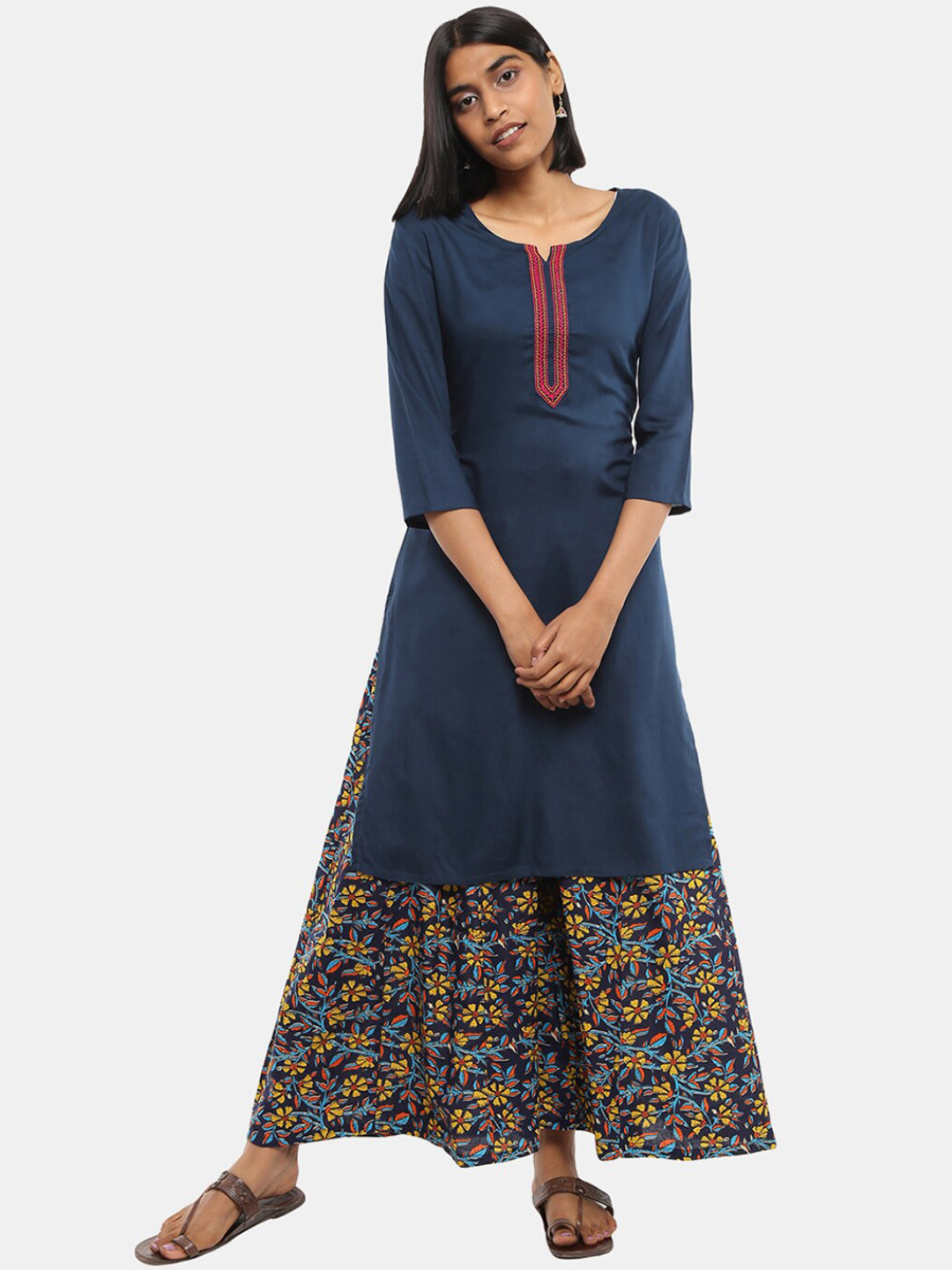 

Desi Mix Women Teal Thread Work Anarkali Kurta