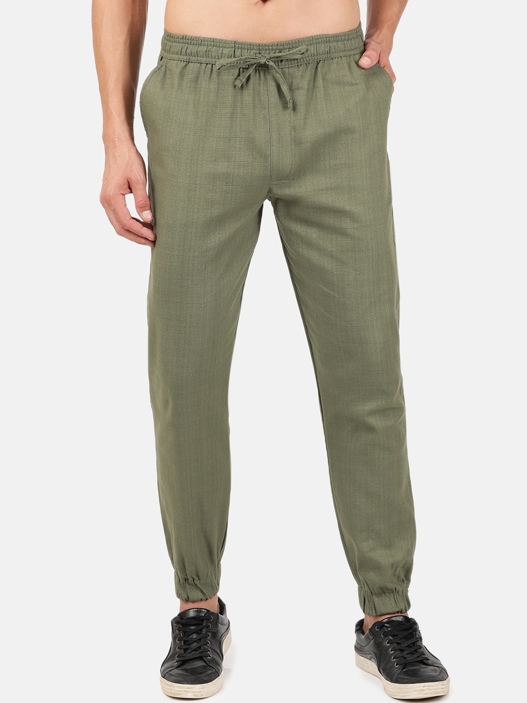 

MASH UNLIMITED Men Olive-Green Solid Pure Cotton Woven Joggers