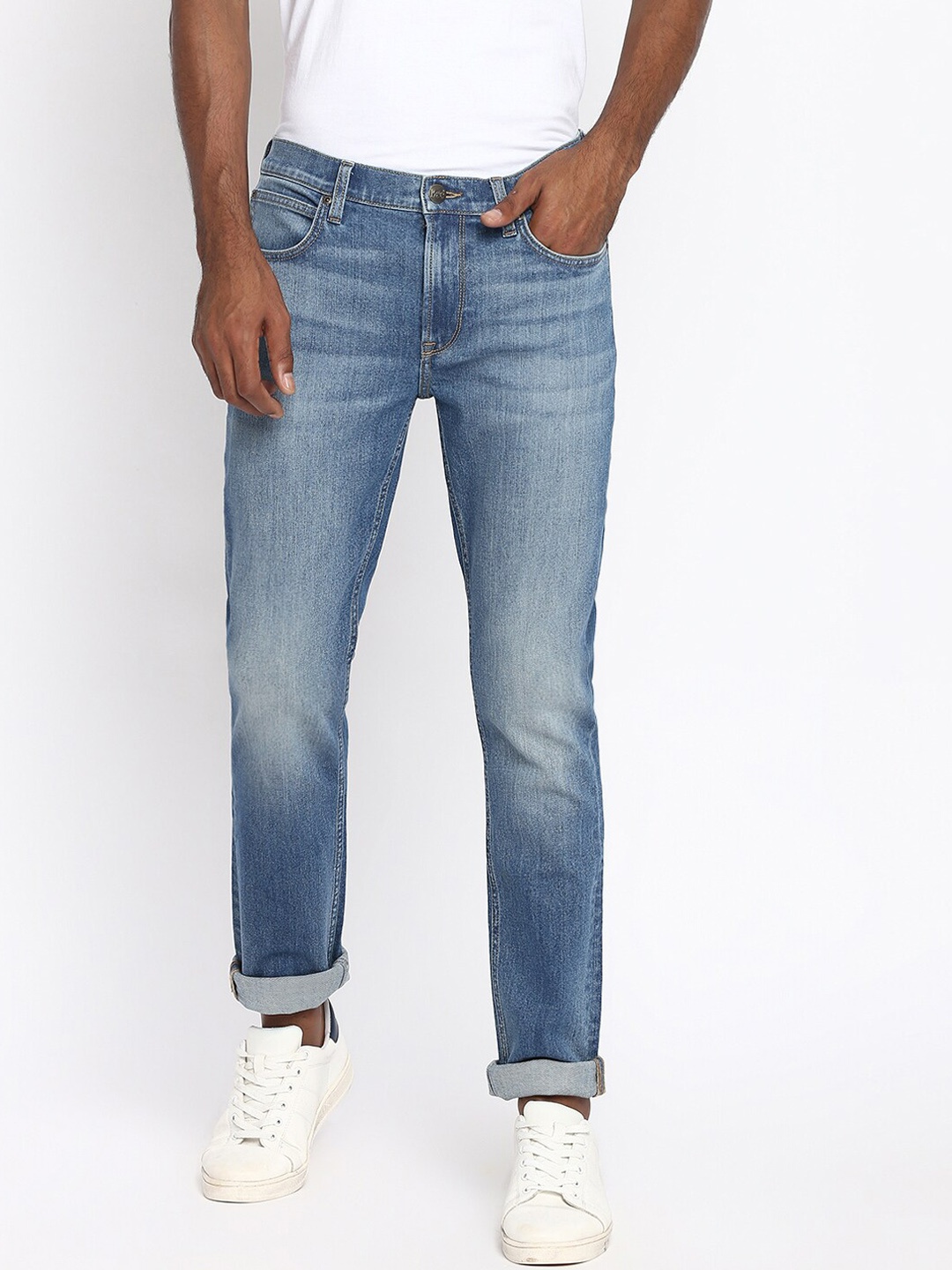 

Lee Men Blue Rodeo Straight Fit Low Distress Light Fade Jeans