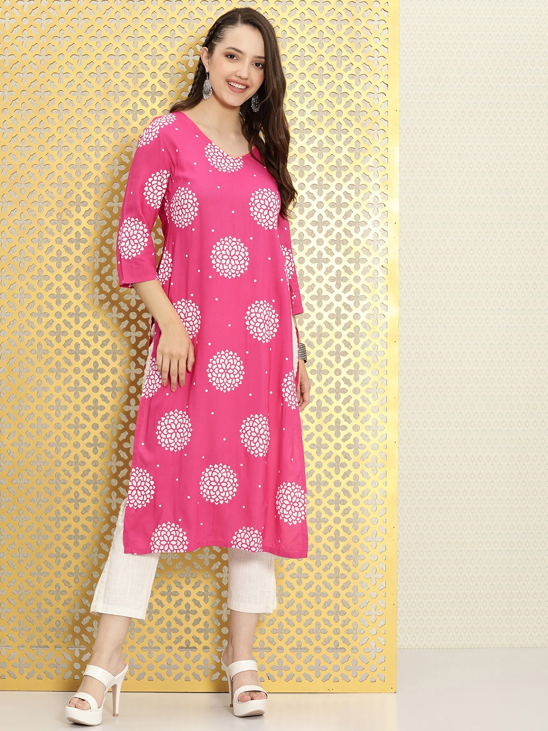 

Ode by House of Pataudi Women Fuchsia Pink & White Ethnic Motifs Printed Kurta