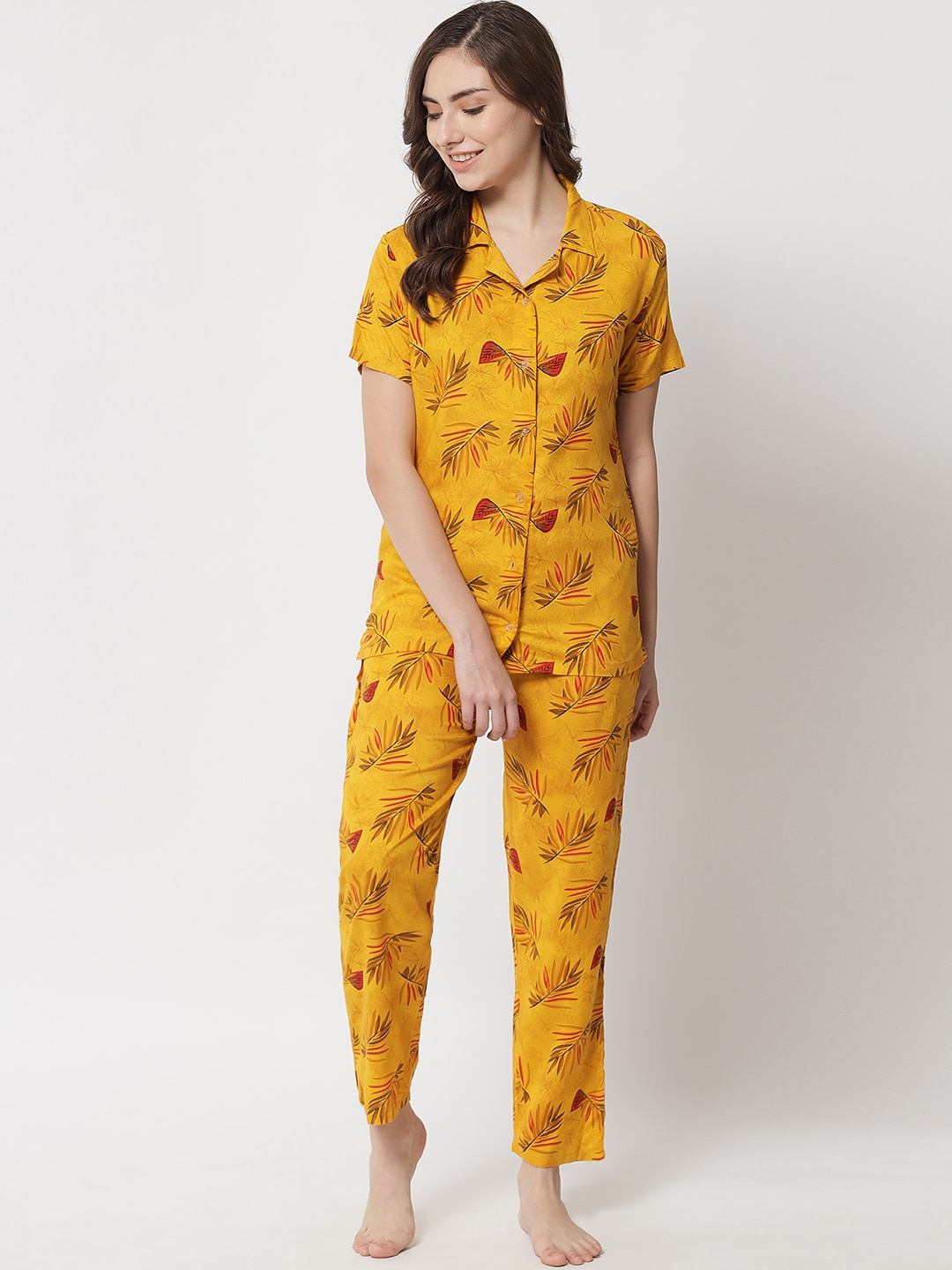 

Klamotten Women Yellow & Rust Printed Night suit