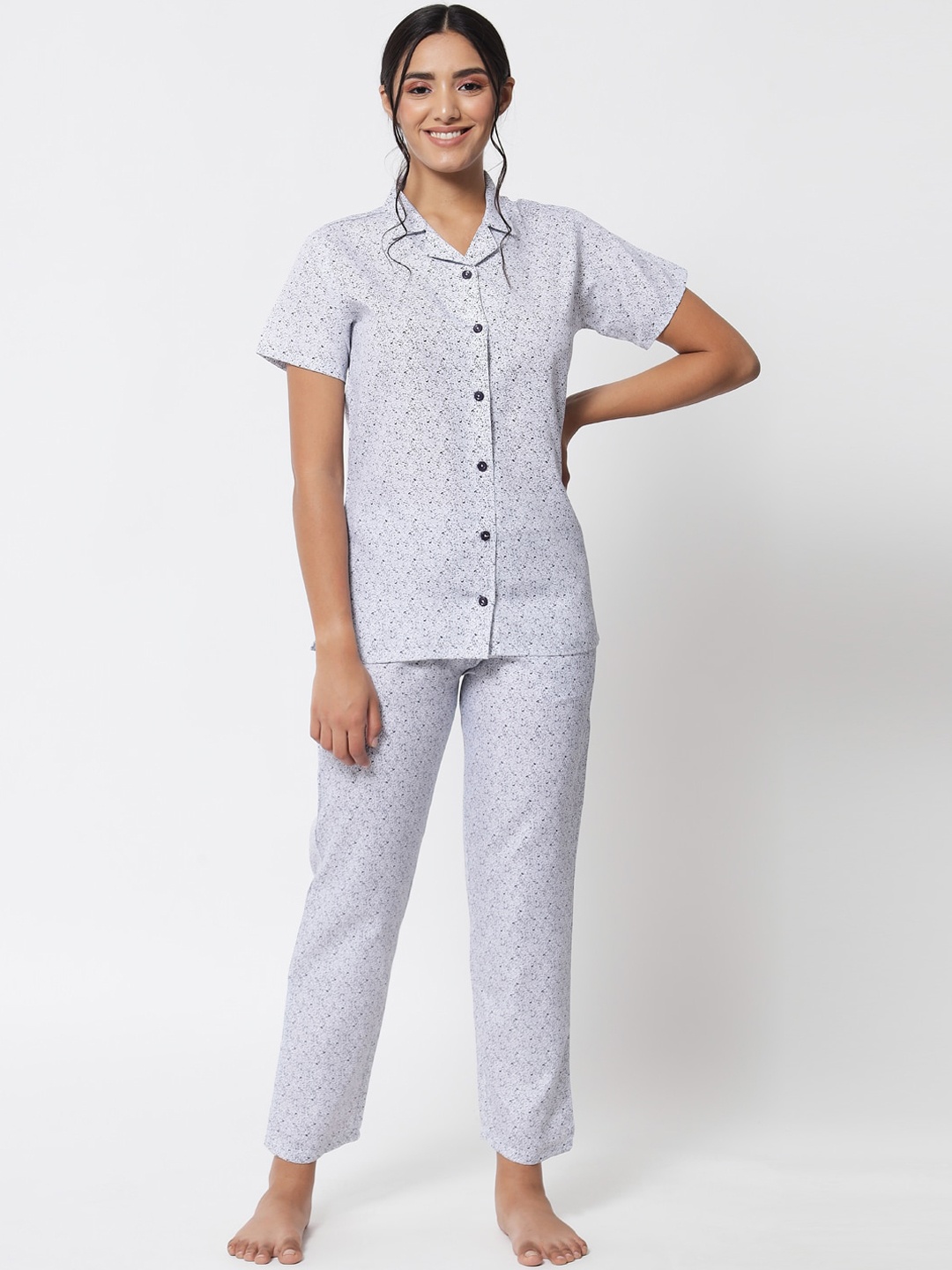

Klamotten Women White & Grey Printed Night suit