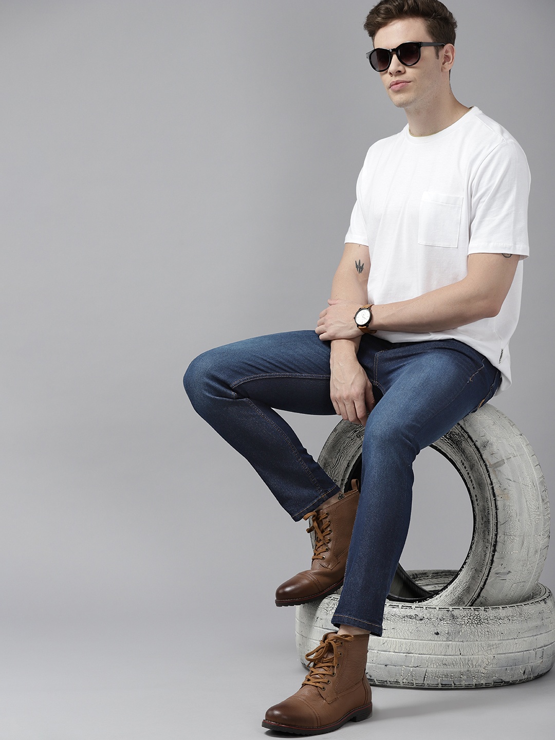 

Roadster Men Navy Blue Skinny Fit Light Fade Stretchable Jeans