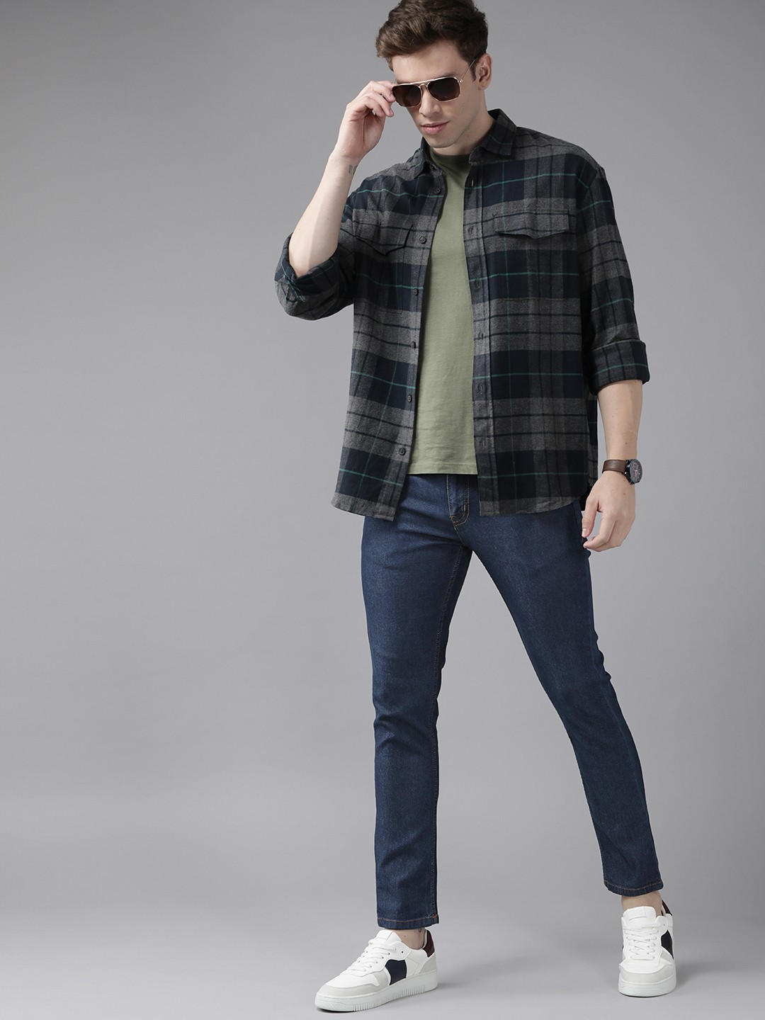 

Roadster Men Navy Blue Stretchable Jeans
