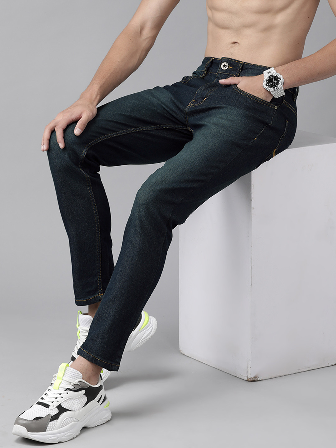 

Roadster Men Navy Blue Skinny Fit Light Fade Stretchable Jeans
