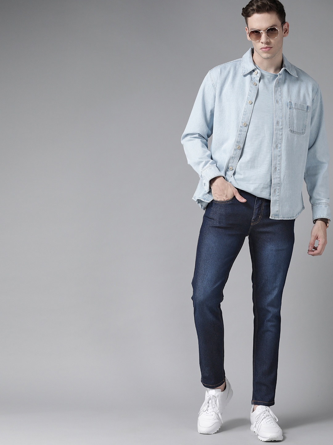 

Roadster Men Navy Blue Skinny Fit Mid-Rise Light Fade Clean Look Stretchable Jeans