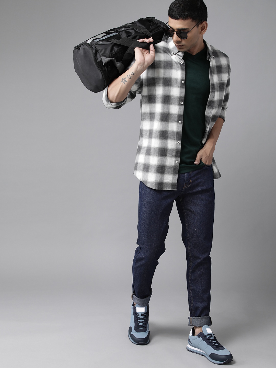 

Roadster Men Navy Blue Skinny Fit Stretchable Jeans