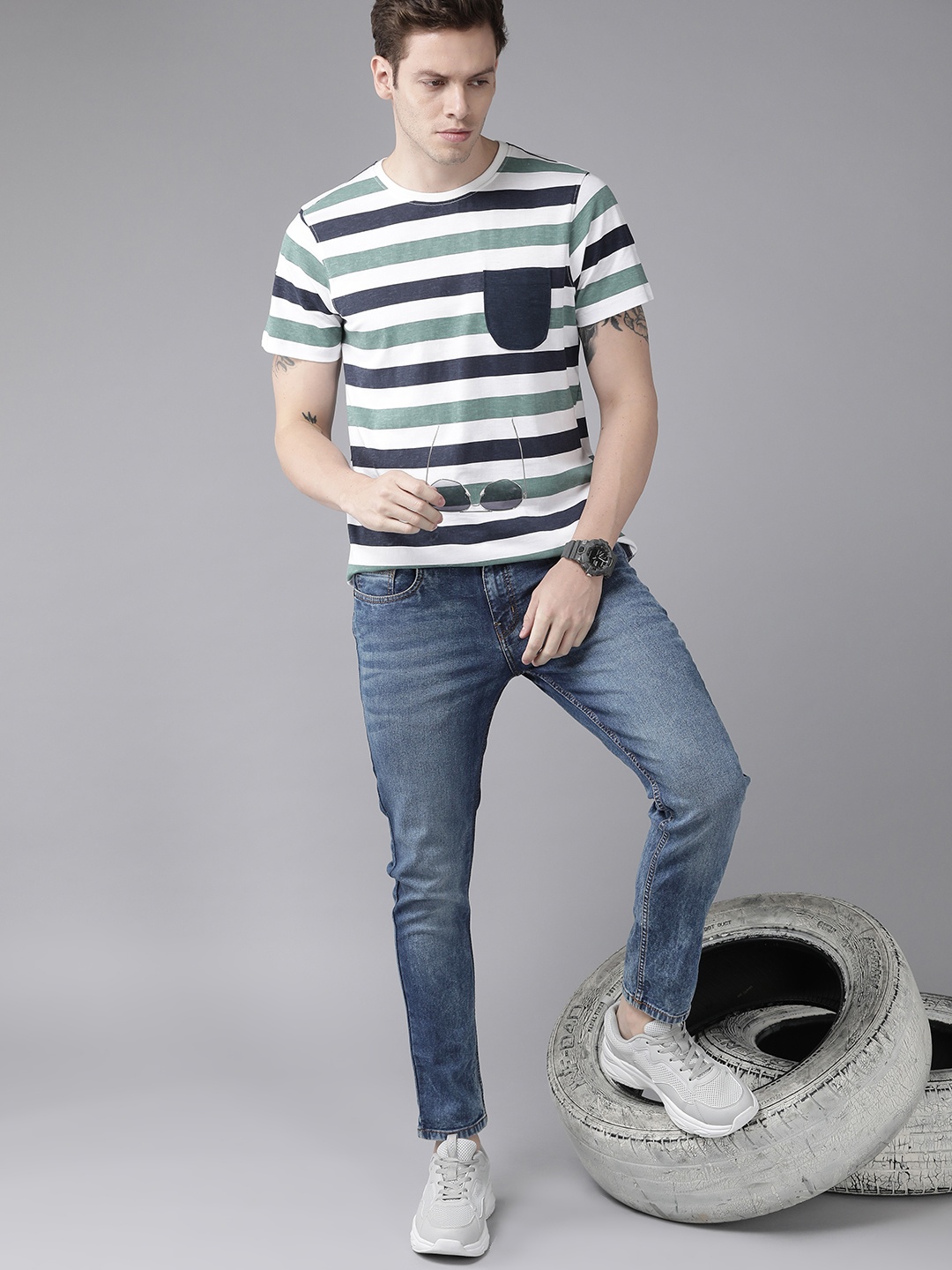 

Roadster Men Blue Skinny Fit Light Fade Stretchable Jeans