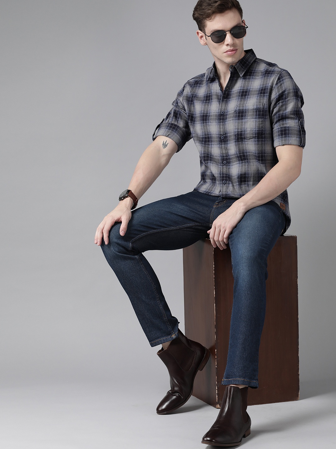 

Roadster Men Navy Blue Skinny Fit Light Fade Stretchable Jeans