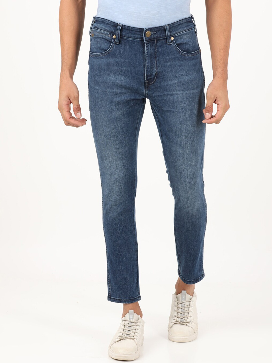 

Wrangler Men Blue Slim Fit Low-Rise Light Fade Jeans