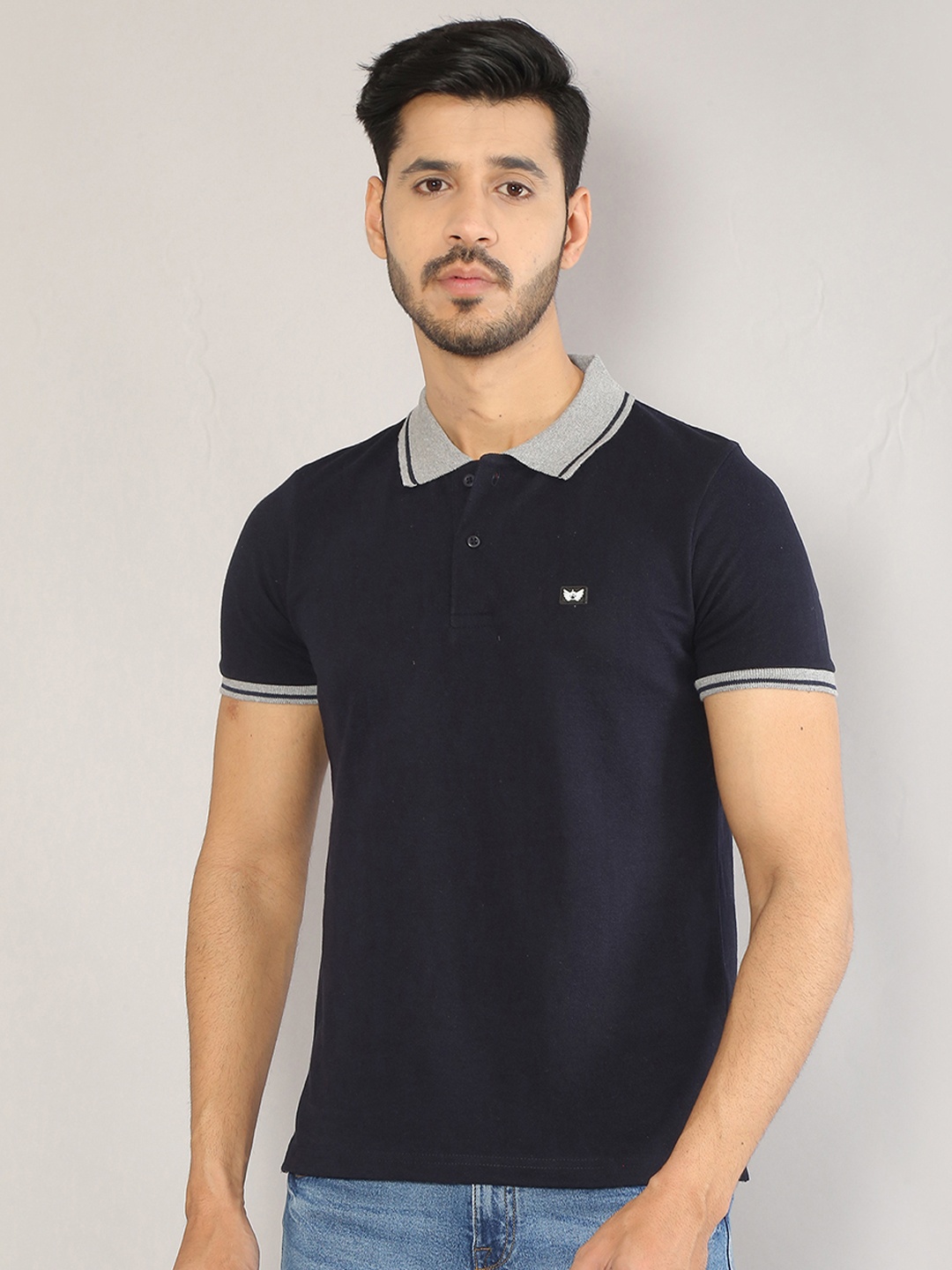 

SIAPA Men Navy Blue Henley Neck Extended Sleeves T-shirt