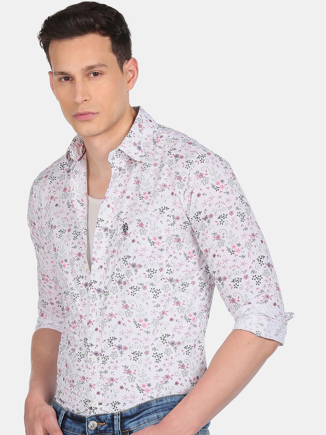 

U.S. Polo Assn. Men White & Pink Floral Printed Pure Cotton Casual Shirt