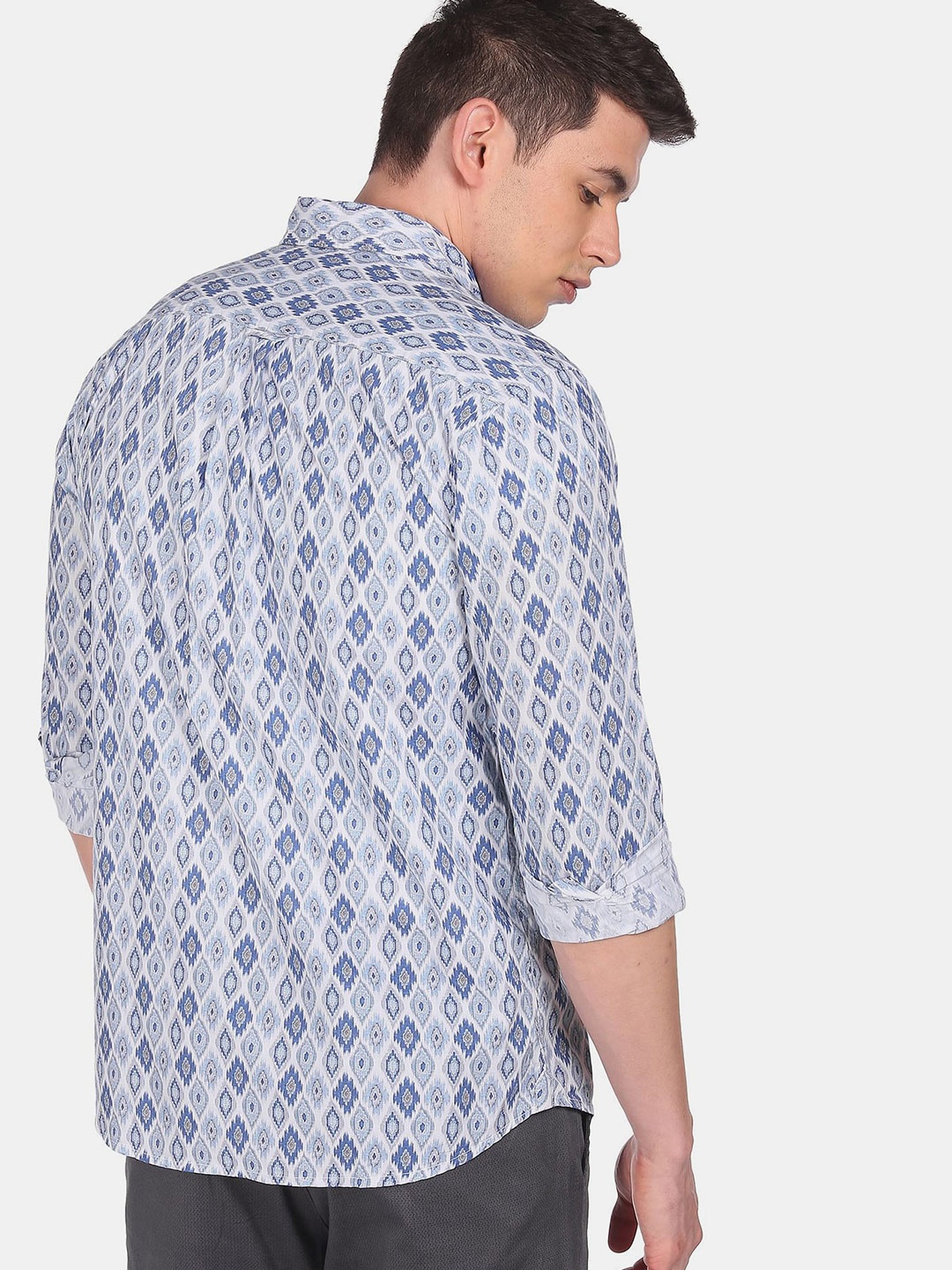 

U S Polo Assn Men White & Blue Printed Pure Cotton Casual Shirt
