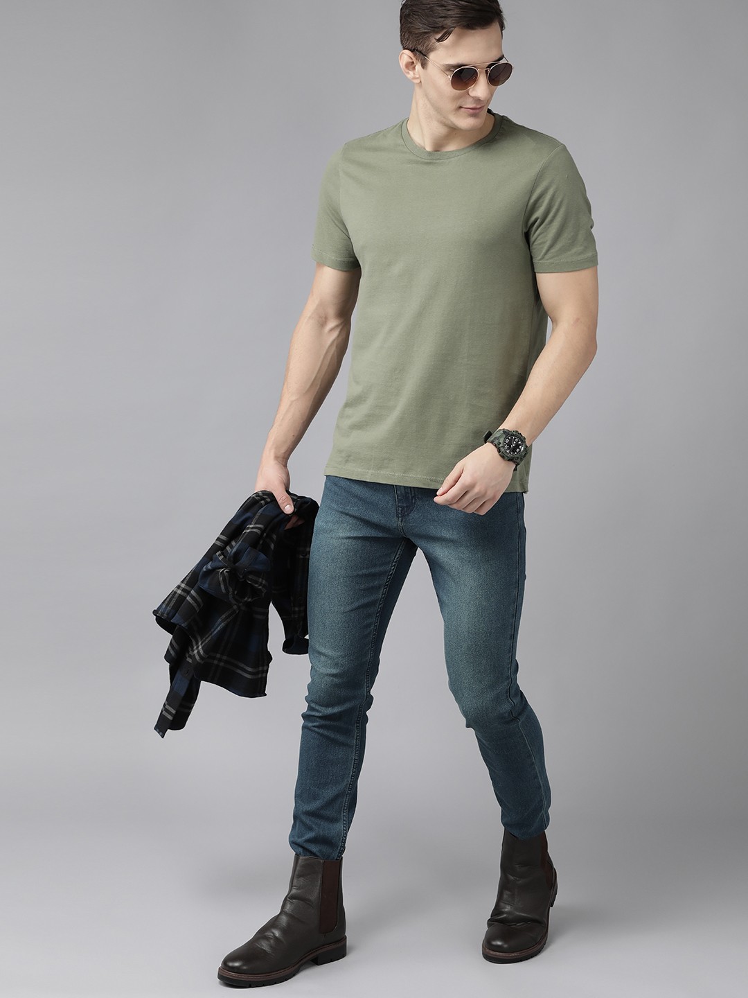 

Roadster Men Navy Blue Slim Tapered Fit Light Fade Stretchable Jeans