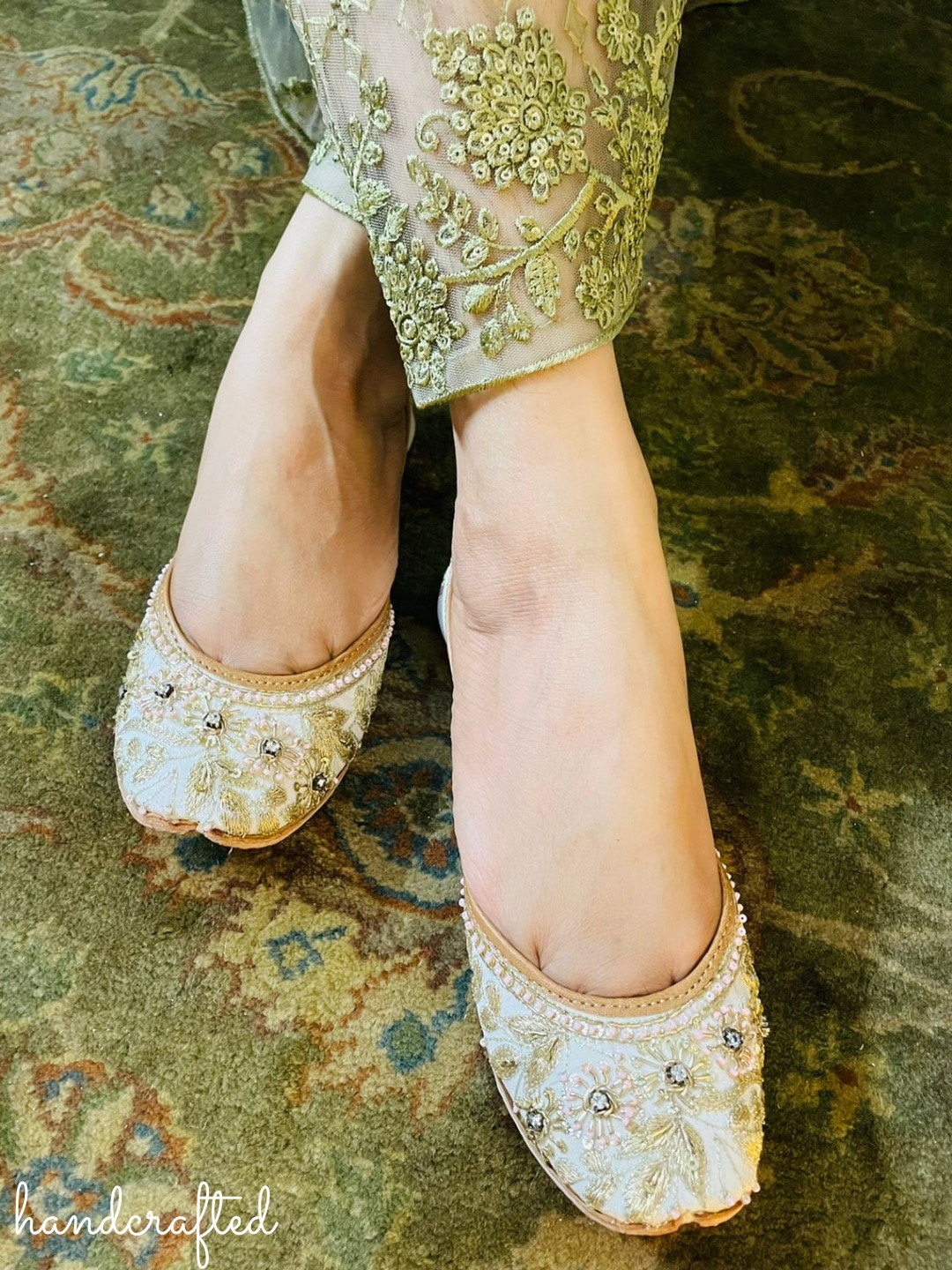 

DESI COLOUR Women Off White Printed Ethnic Mojaris Flats
