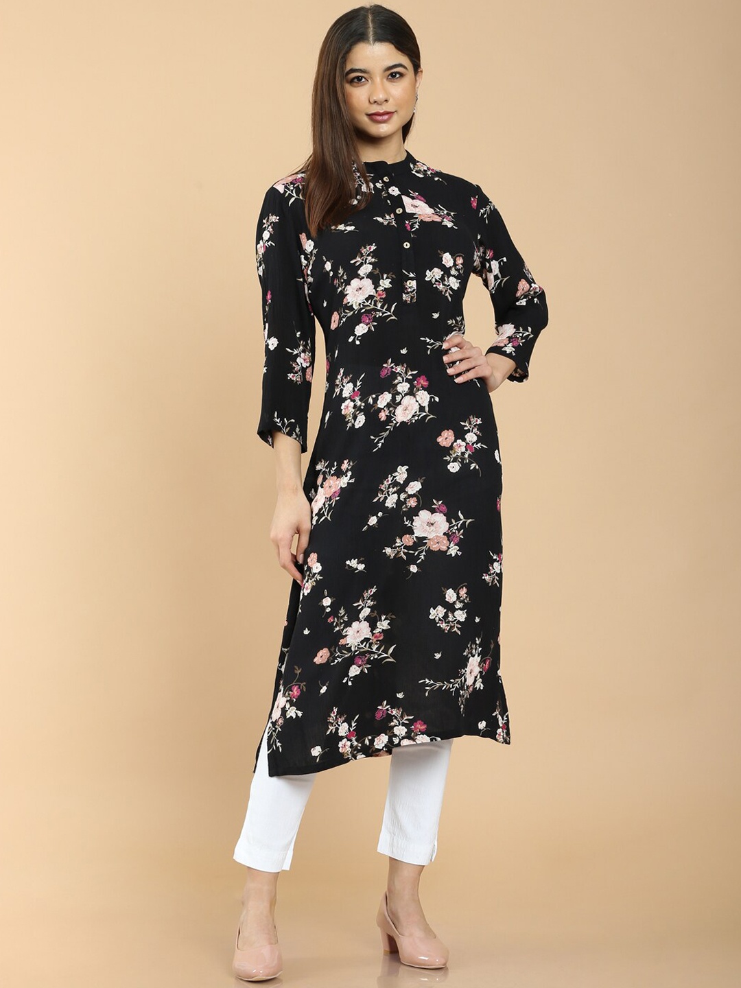 

Soch Women Black Floral Printed Kurta