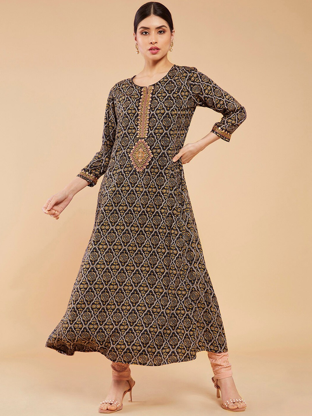 

Soch Women Black Geometric Printed Anarkali Kurta