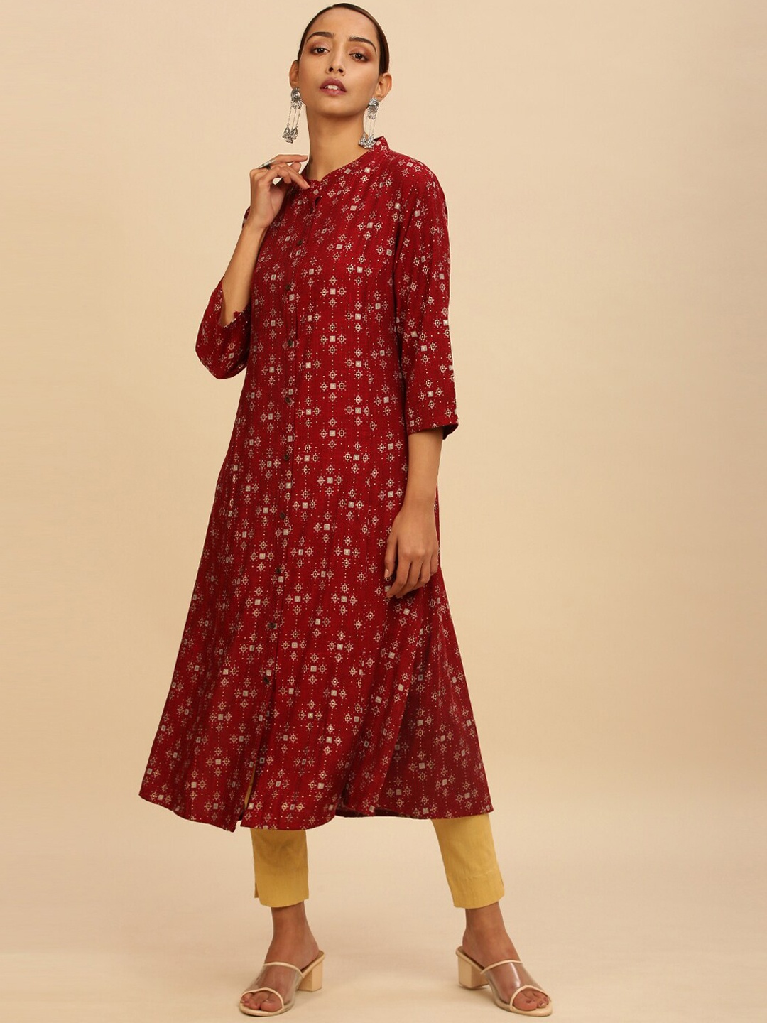

Soch Women Maroon Geometric Checked Thread Work Kurta