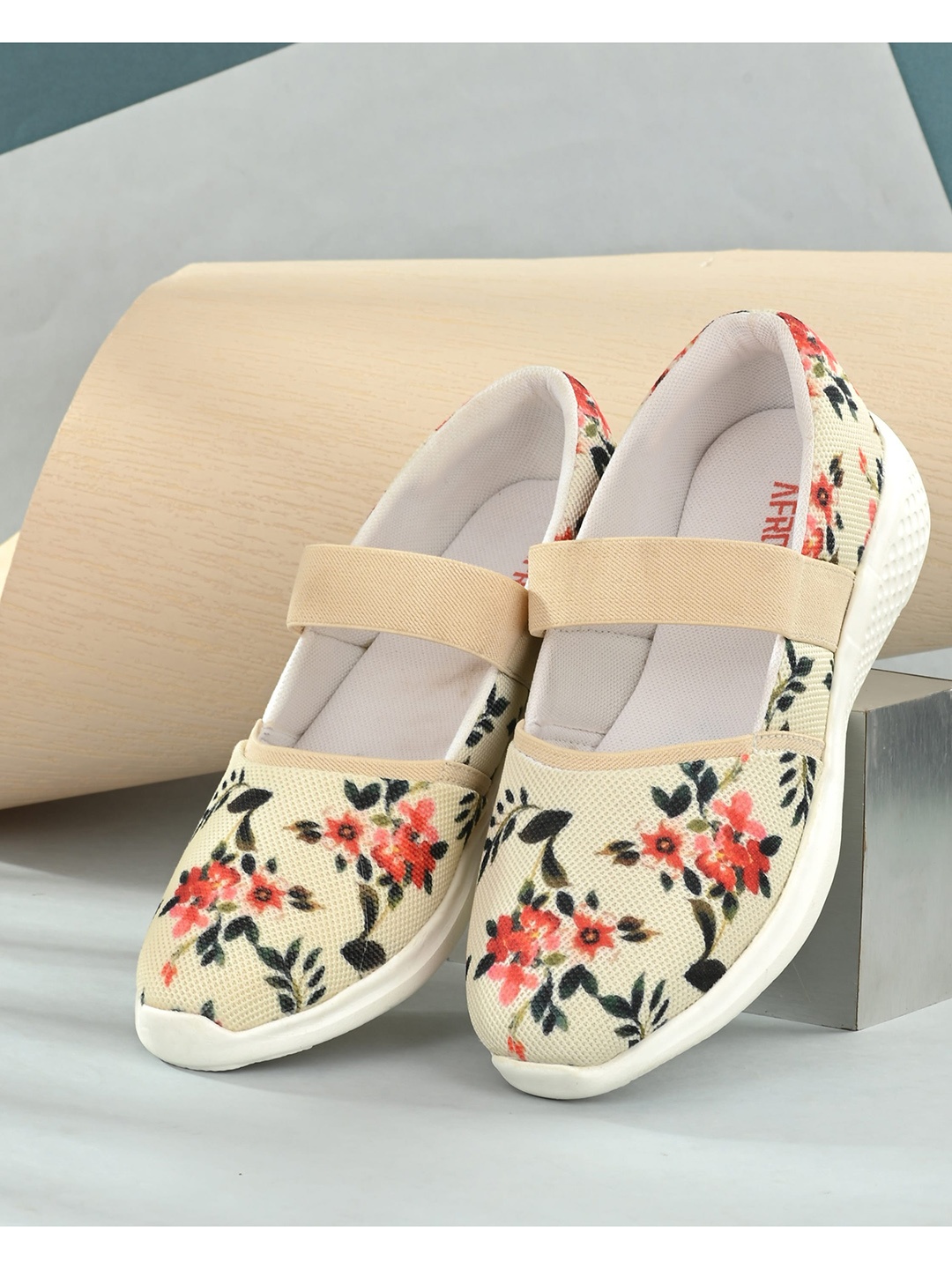 

AfroJack Women Beige Printed Ballerinas Flats
