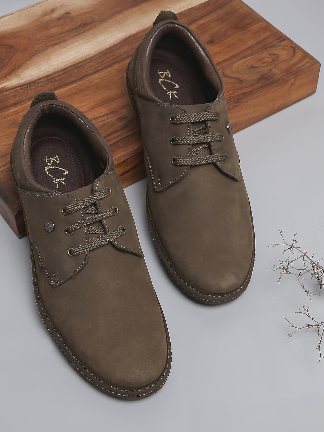 

Buckaroo Men Olive Green Textured Leather Core