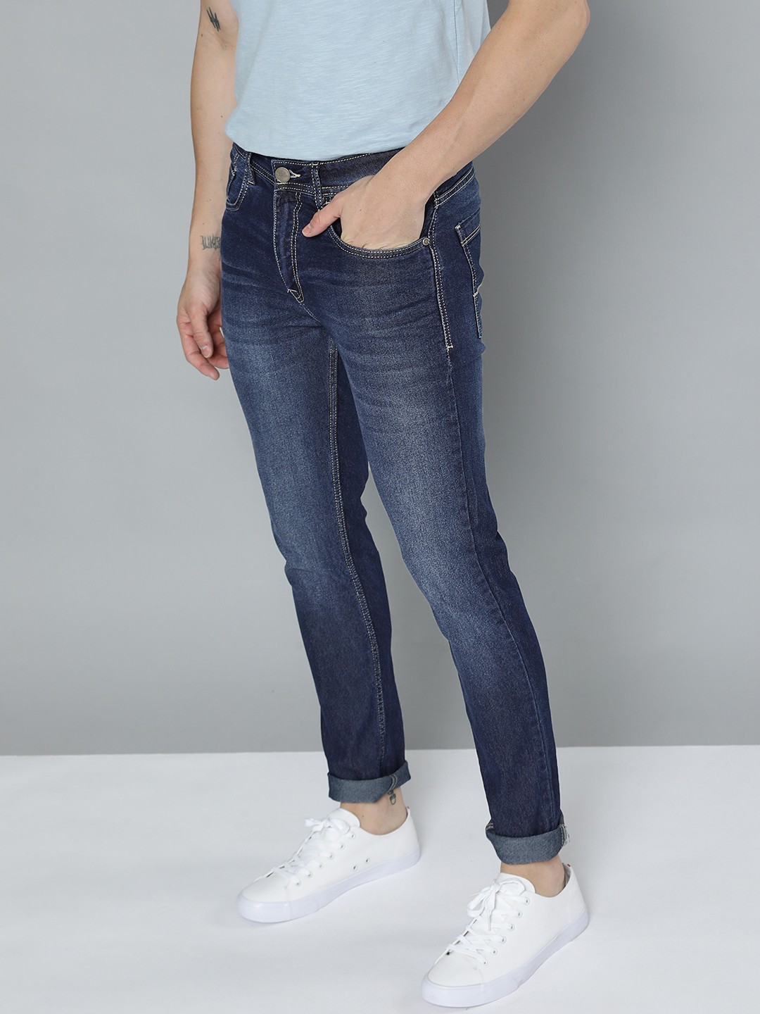 

Mast & Harbour Men Navy Blue Light Fade Stretchable Jeans