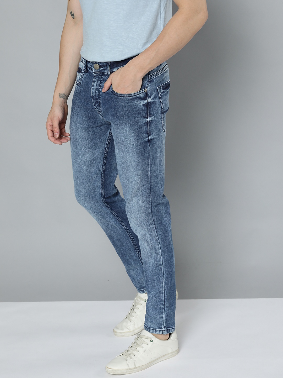 

Mast & Harbour Men Navy Blue Slim Tapered Fit Heavy Fade Stretchable Jeans