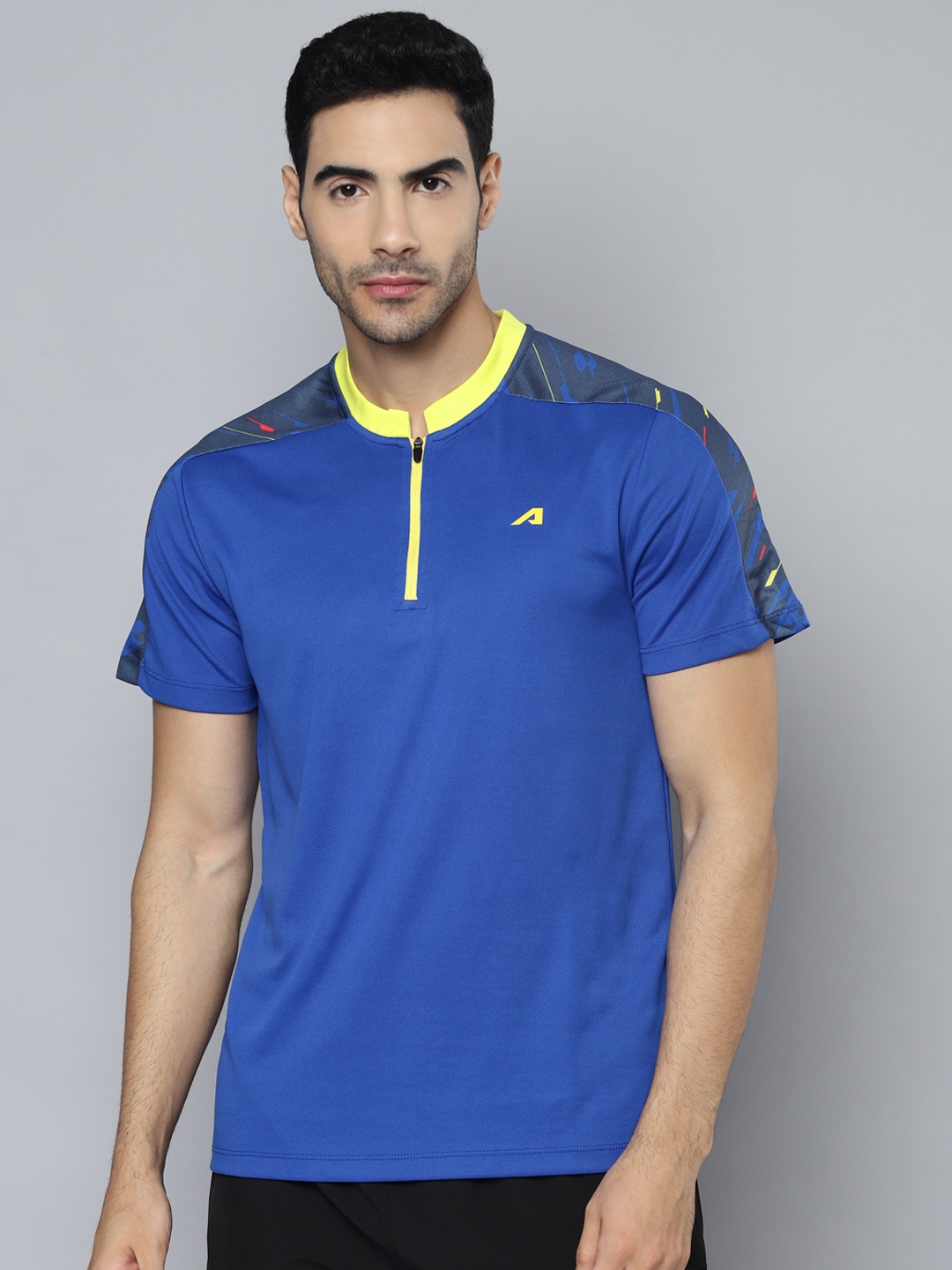 

Alcis Men Blue & Yellow Slim Fit T-shirt