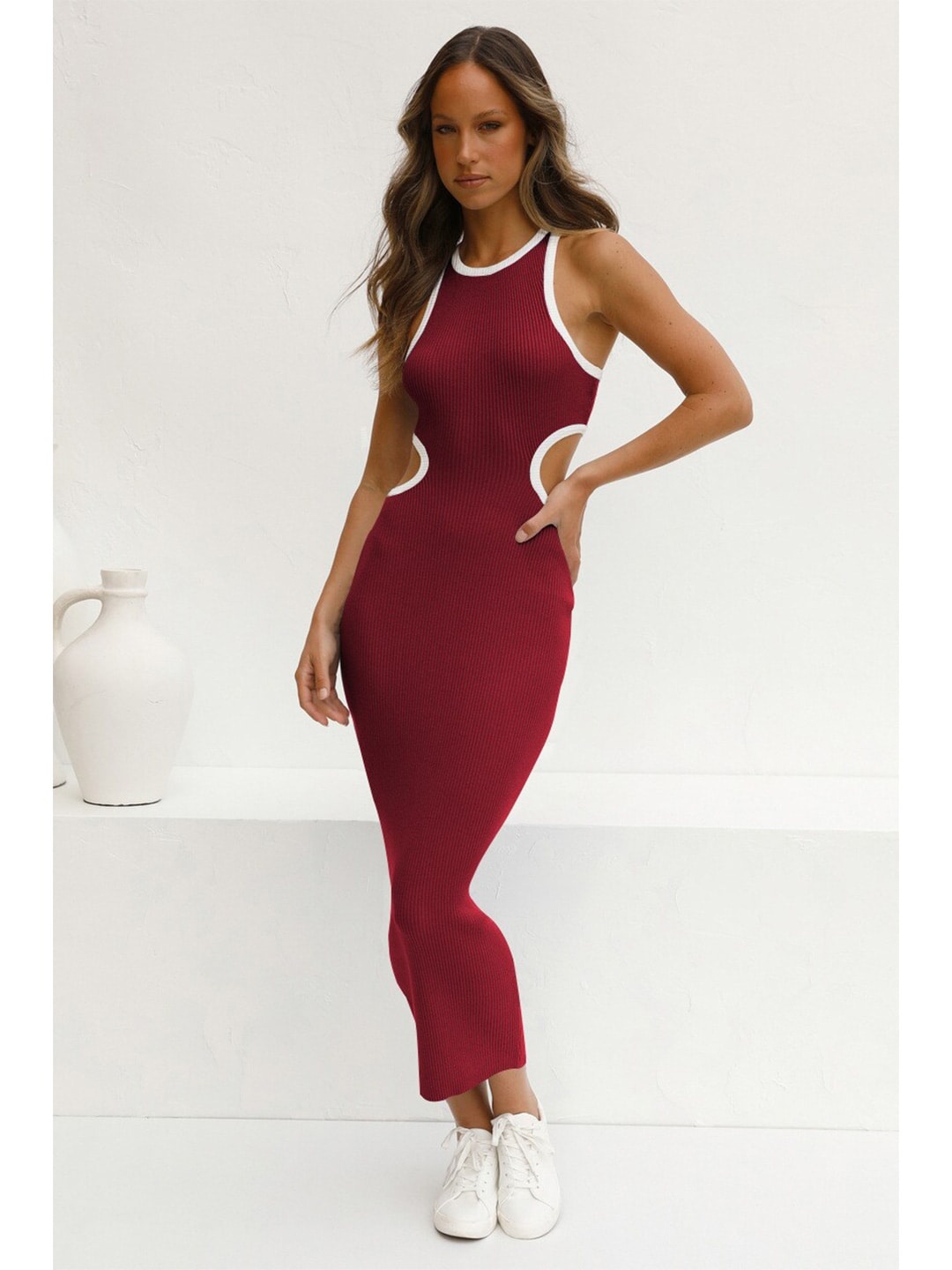

StyleCast Maroon Solid Halter Neck Cut Out Bodycon Maxi Dress