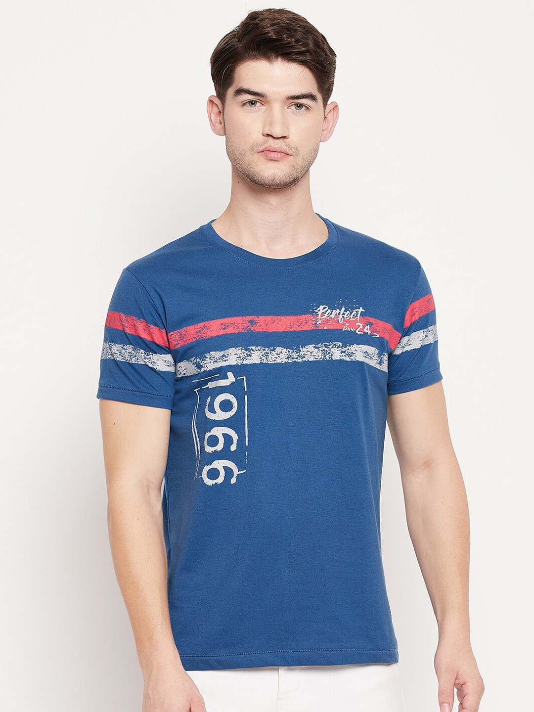 

Duke Men Blue Typography Striped Applique Slim Fit T-shirt