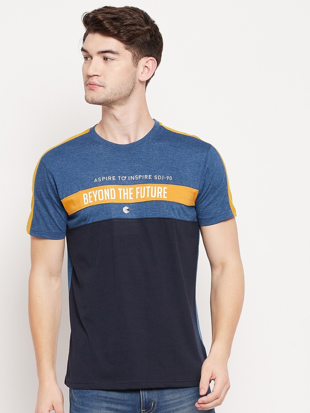 

Duke Men Blue Printed Applique Slim Fit T-shirt