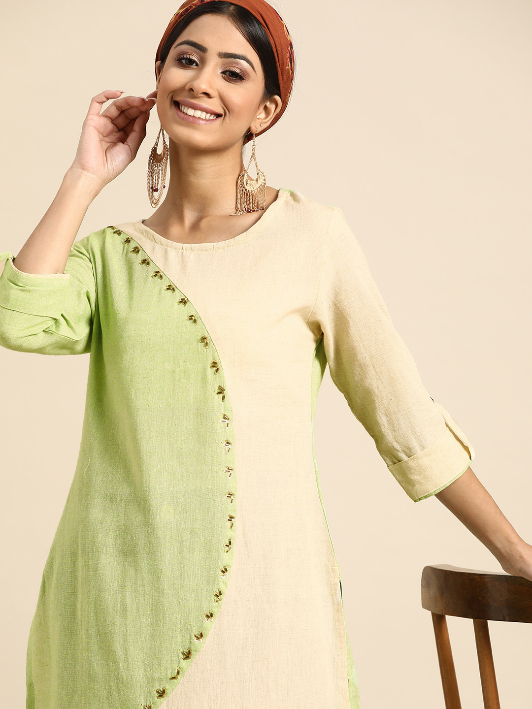 

Sangria Women Green & Cream-Coloured Colourblocked Pure Cotton Kurta