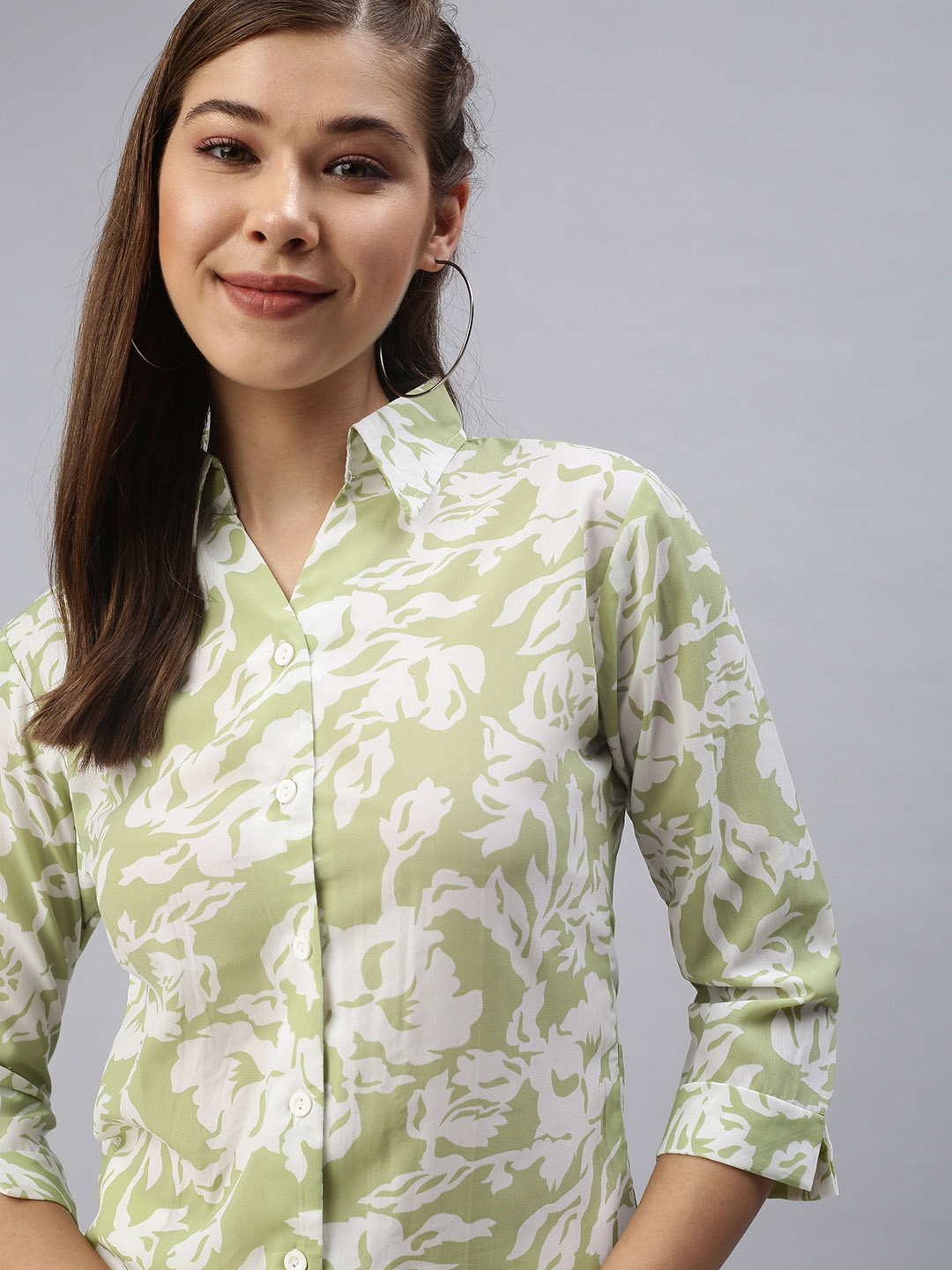 

SHOWOFF Women Green Comfort Floral Printed Casual Shirt