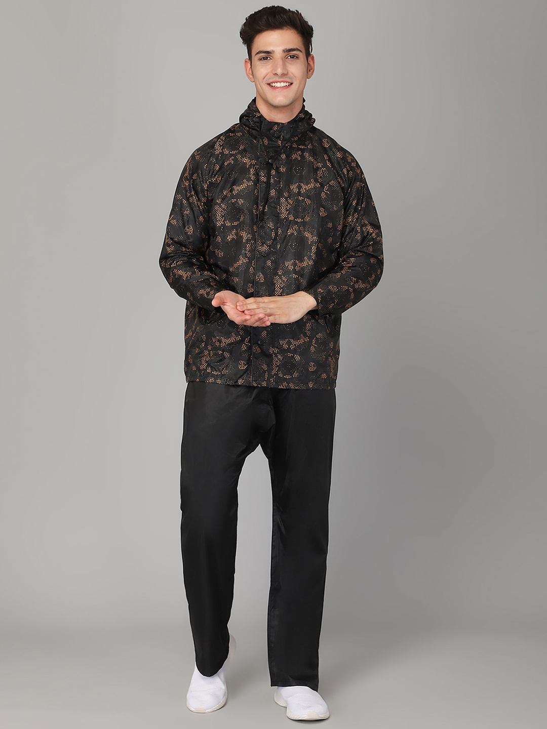 

THE CLOWNFISH Edward Men Black Printed Waterproof Double Layer Raincoat