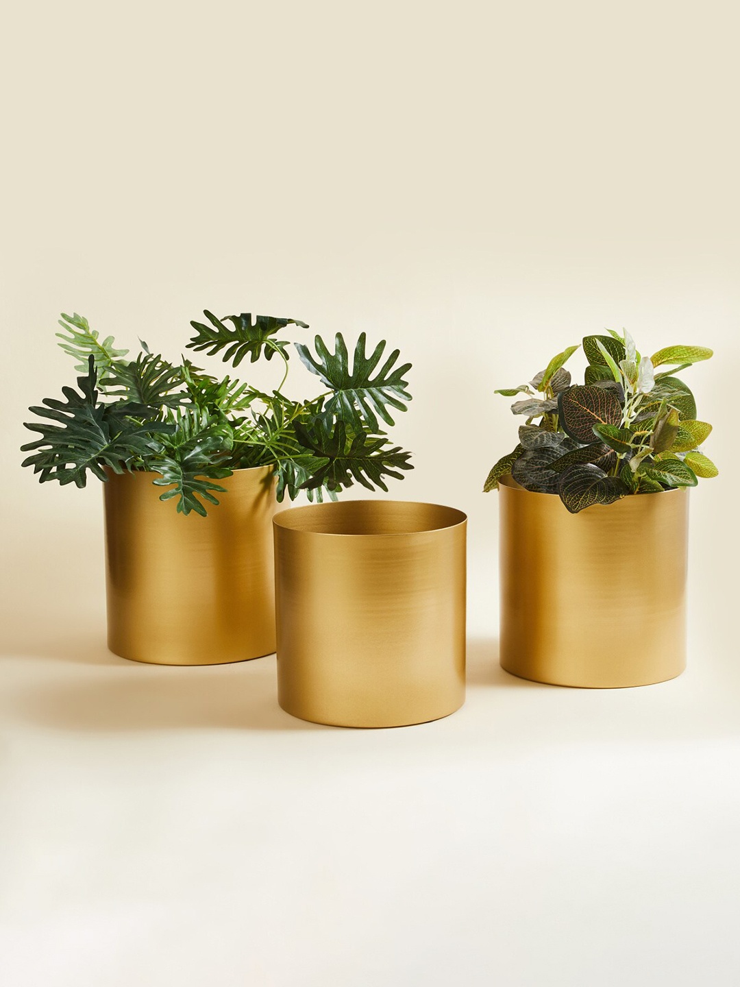 

Home Centre Set of 3 Gold-toned Valencia Rancher Solid Nested Planters