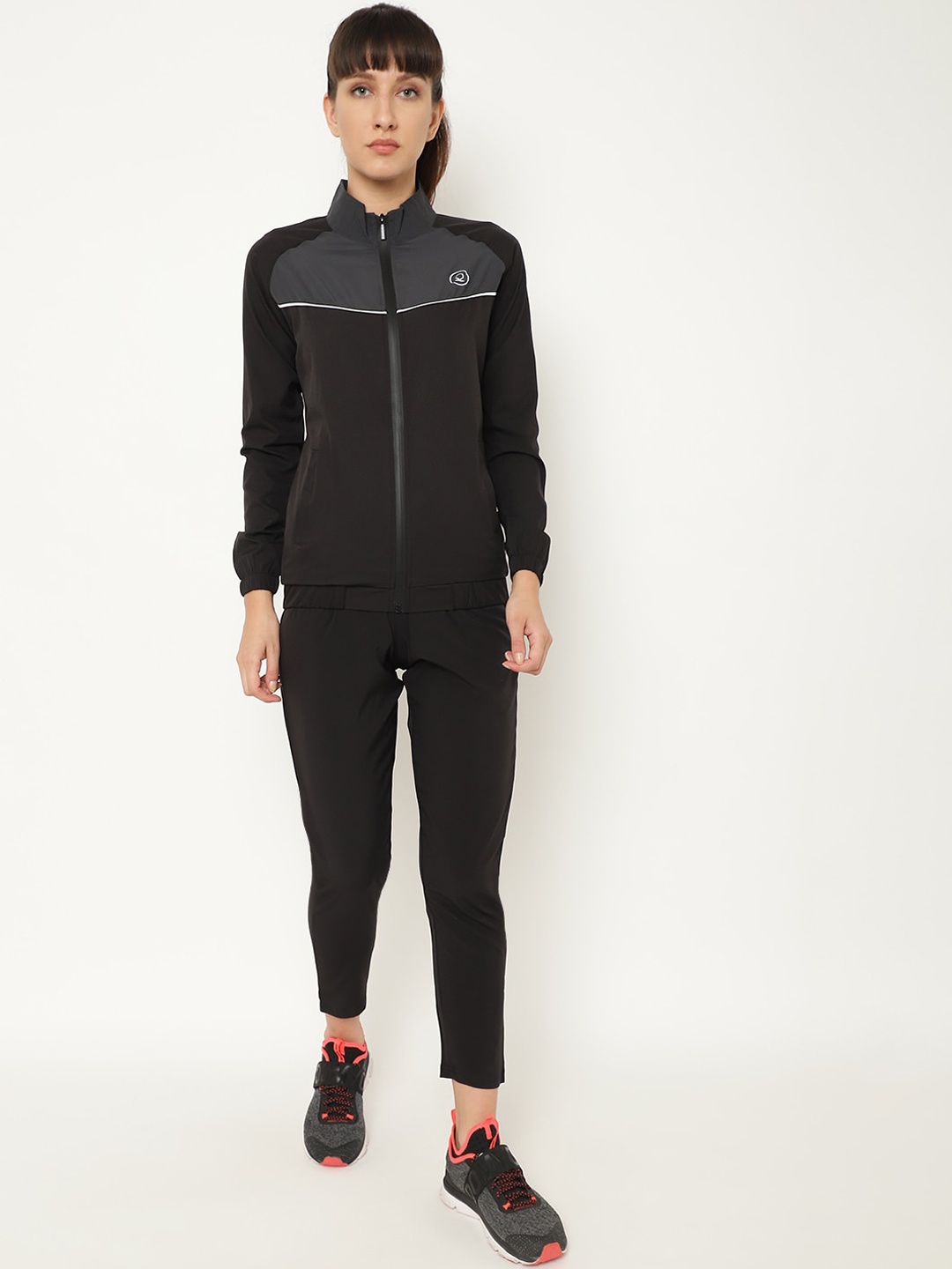 

Chkokko Women Grey Solid Tracksuits