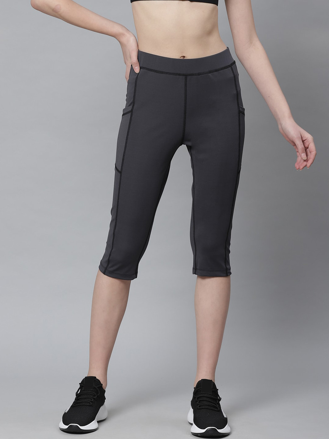 

Chkokko Women Grey Capris