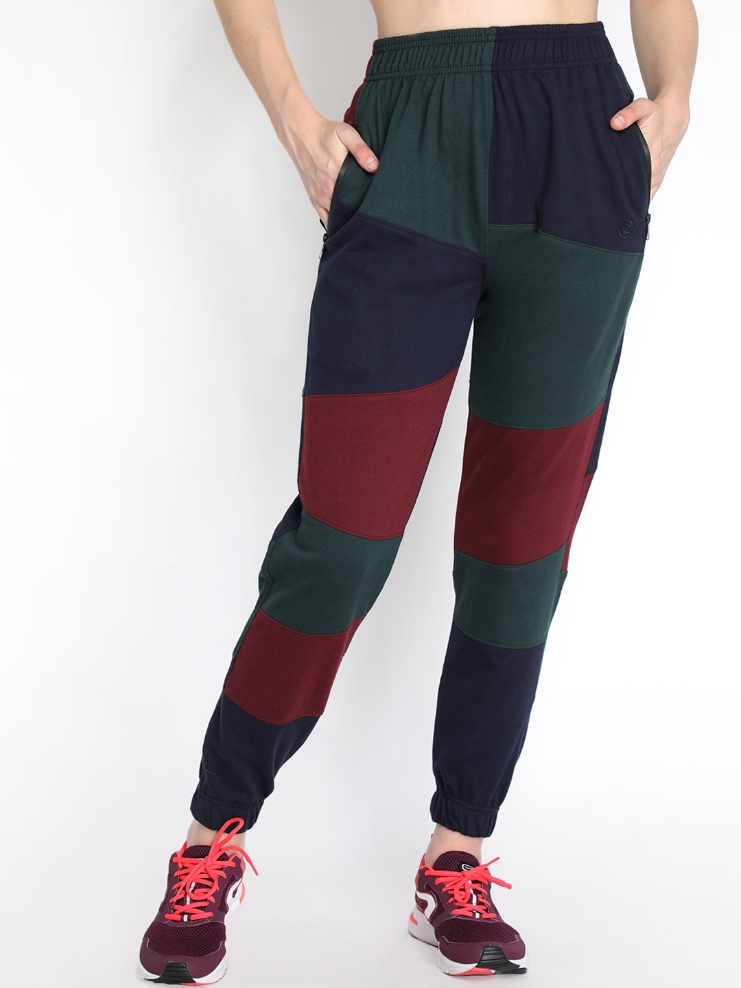 

CHKOKKO Women Navy Blue & Maroon Solid Jogger