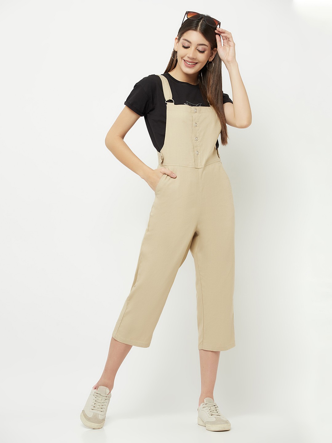 

Crimsoune Club Women Beige Soild Straight-Leg Dungarees