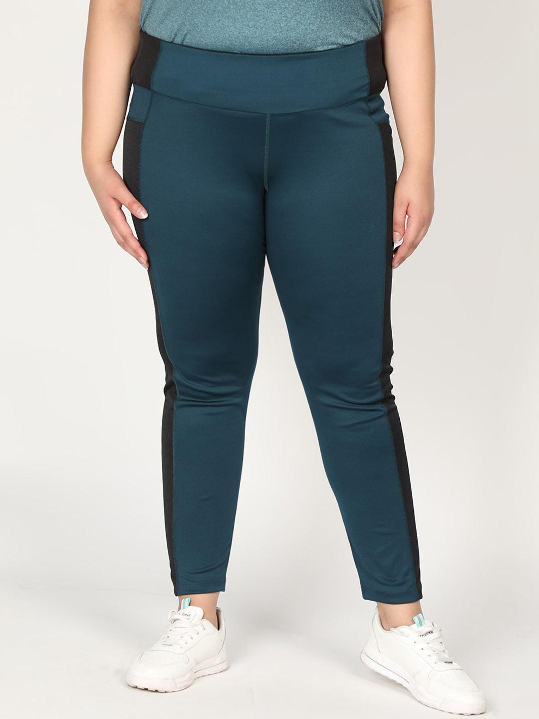 

CHKOKKO Plus Women Teal Skinny-Fit Tights