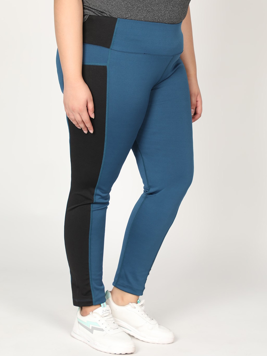 

CHKOKKO Plus Women Blue Solid Skinny-Fit Training Tights