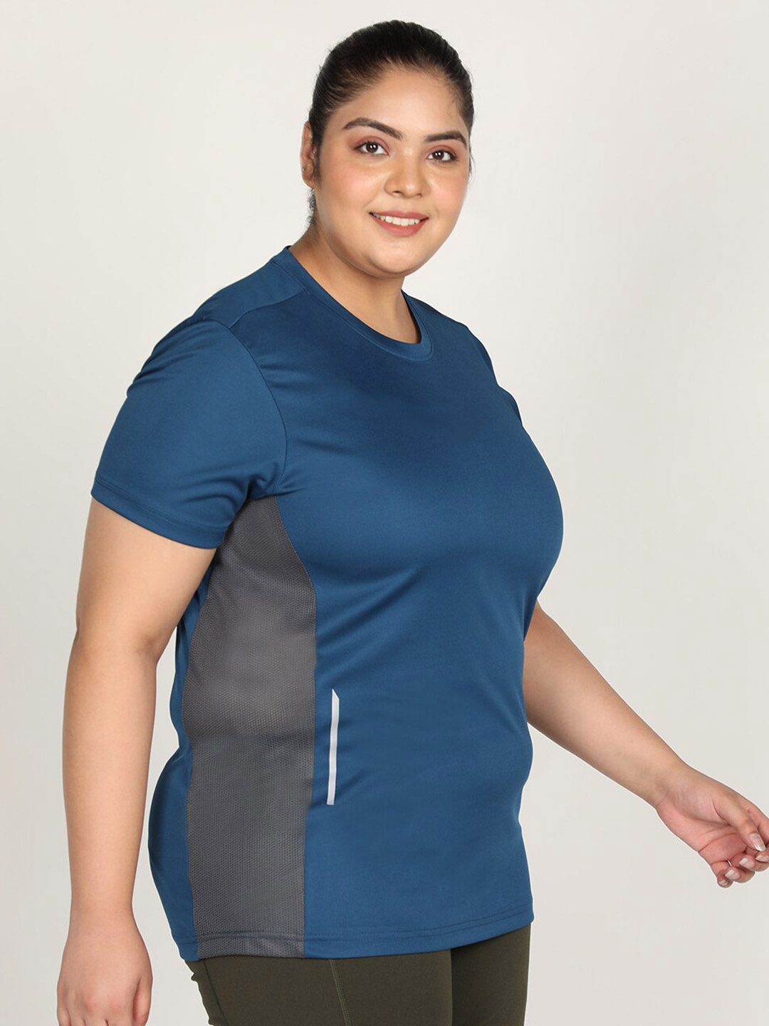 

CHKOKKO Plus Women Blue Grey Solid Regular Fit T-shirt