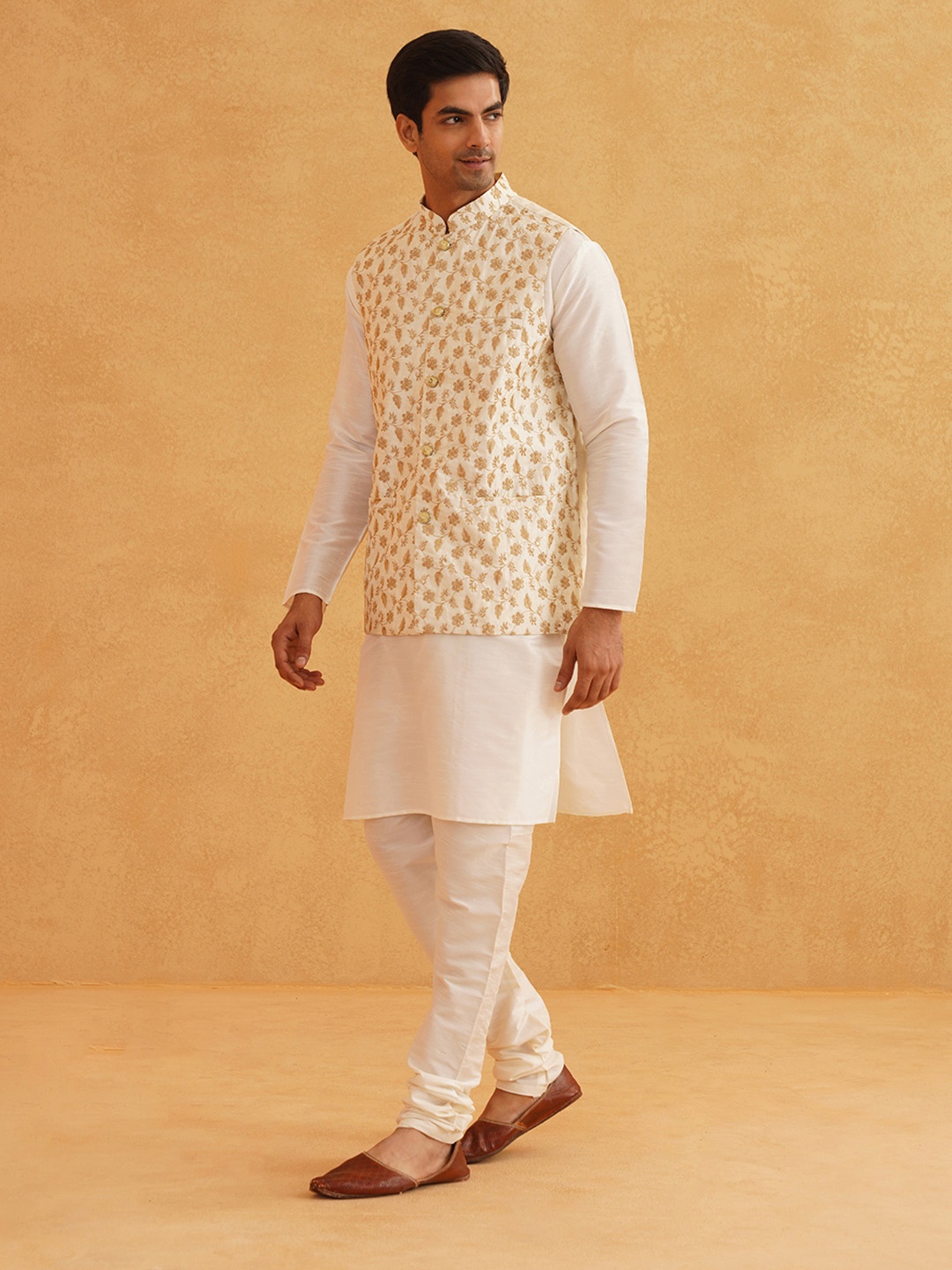 

SOJANYA Men Cream-Coloured Kurta with Churidar