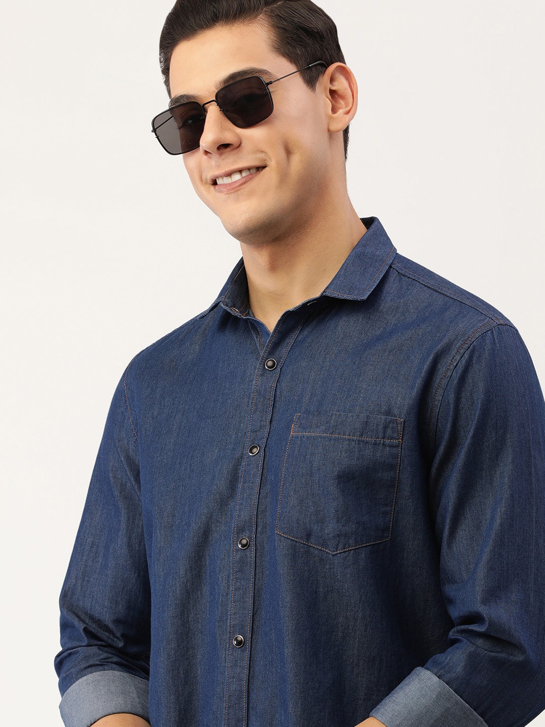 

IMYOUNG Men Navy Blue Casual Denim Shirt