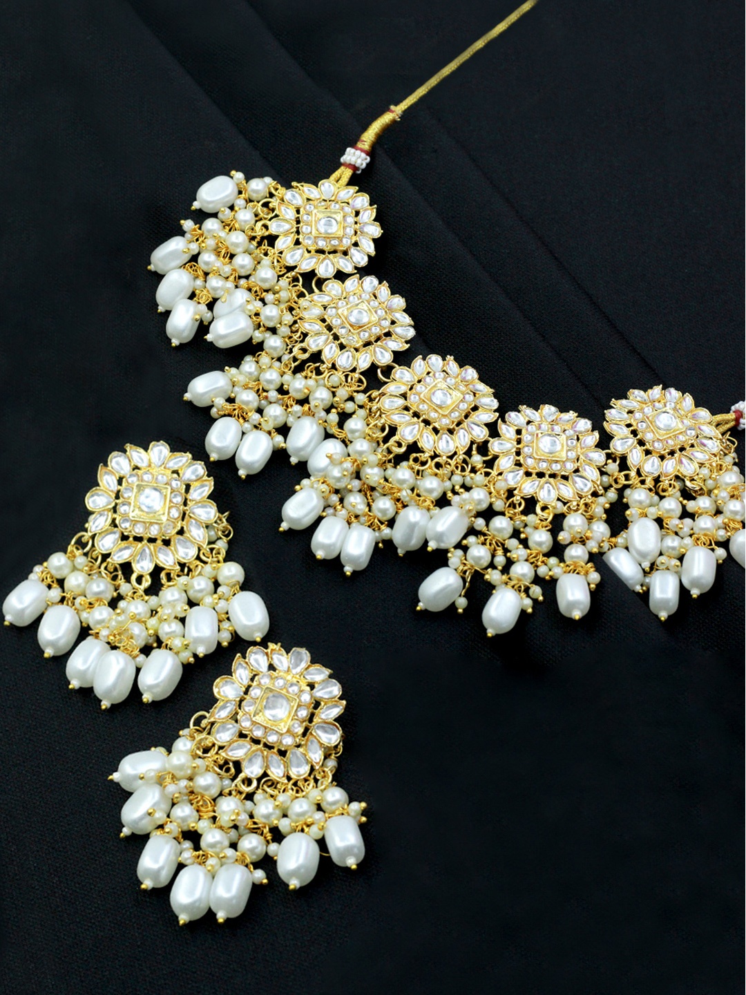 

SAIYONI Gold-Plated White Kundan-Studded & Pearl Beaded Jewellery Set