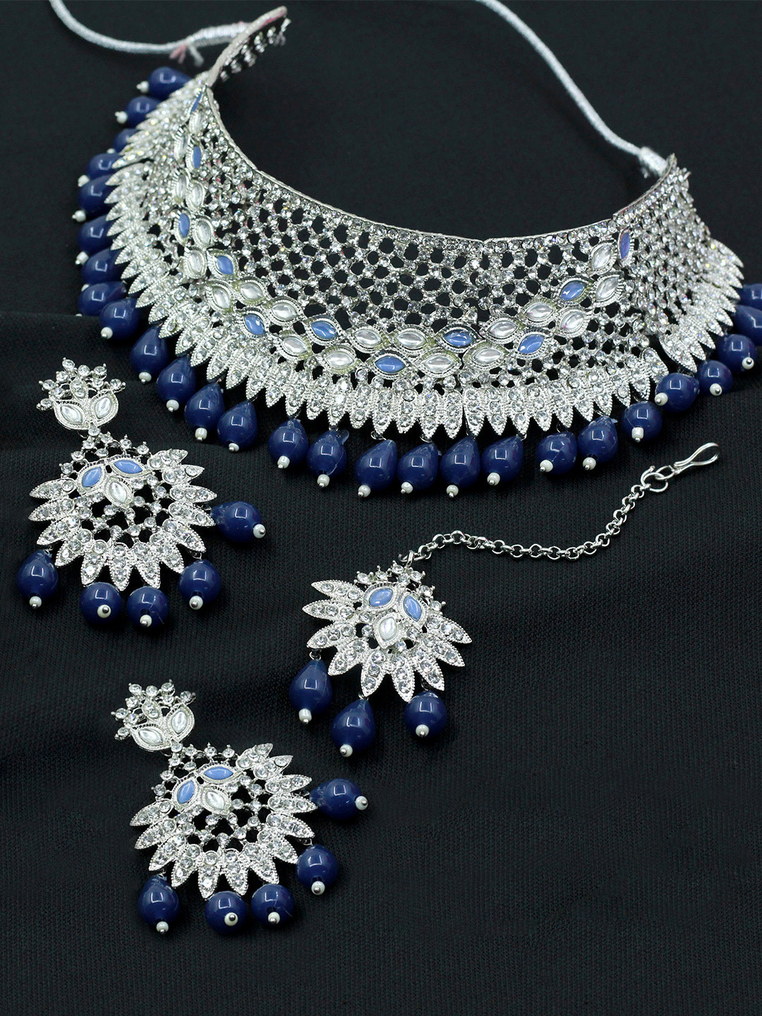 

SAIYONI Silver-Plated White & Blue Kundan-Studded & Pearl Beaded Jewellery Set