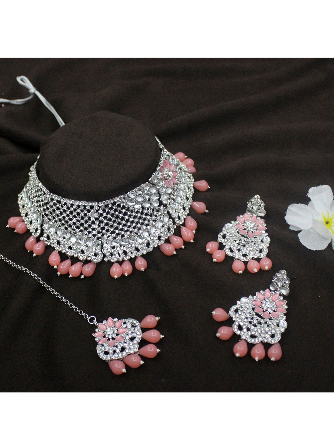 

SAIYONI Gold-Plated Peach-Colored & White Kundan-Studded Jewellery Set